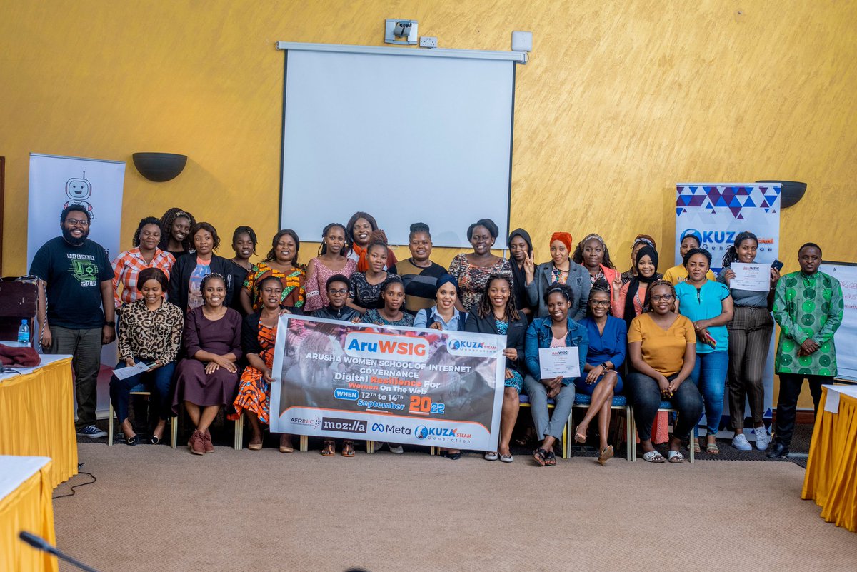 youtu.be/NoUQJkmmiMo WANAWAKE ARUSHA WAPEWA MBINU KUPAMBANA NA UKATILI MITANDAONI.  #womenontheweb <a href="/zerodebs/">britone</a> <a href="/KsGEN3/">KsGEN</a>