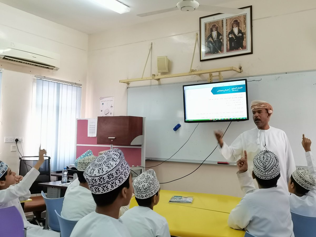zaak19741's tweet photo. حصة توعية للصف ٧ / ٢ بعنوان : "قدراتي ومهاراتي" الحصة الرابعة. https://t.co/i5VNVJa1UZ