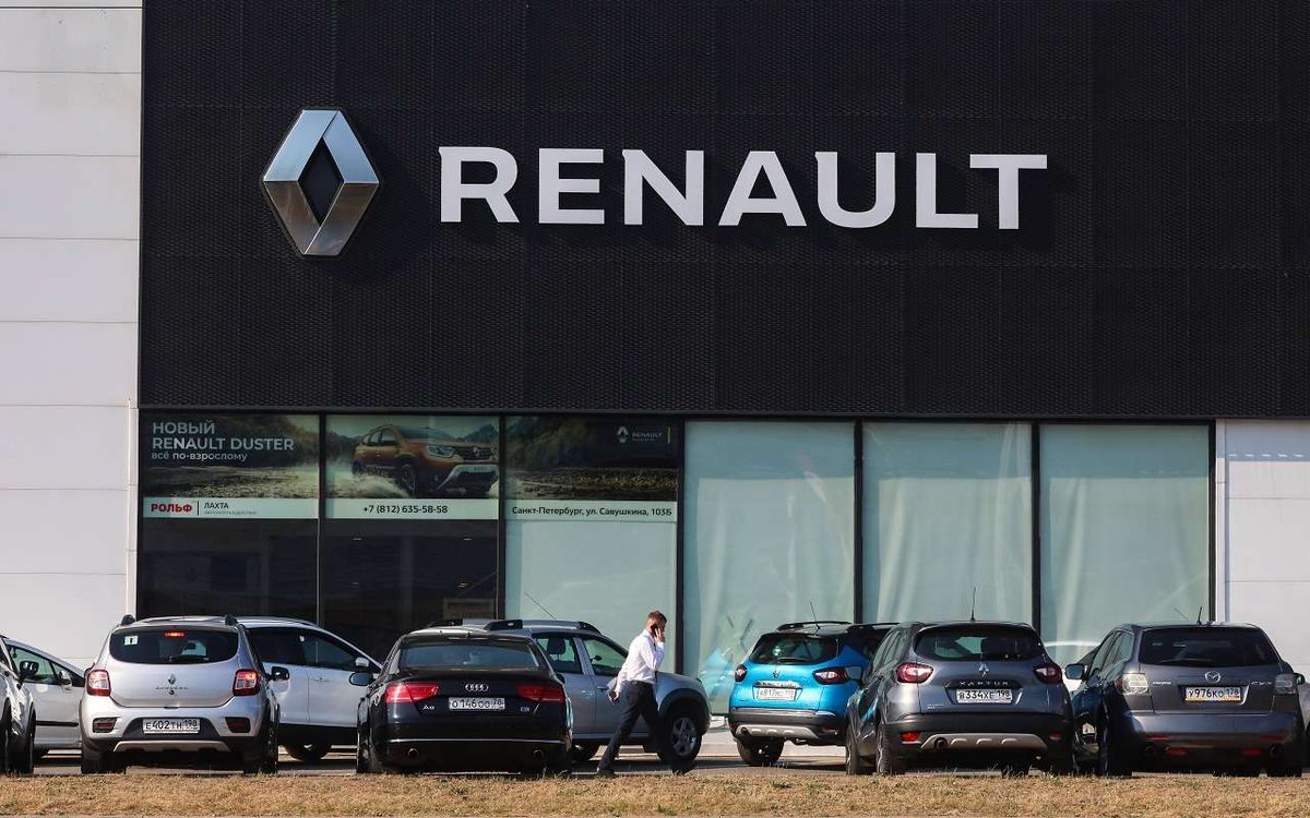 Дилерам Renault предложат перейти в сеть автосалонов Lada 

На данный момент у Renault в РФ остается всего около 7 тысяч нереализованных автомобилей, а чтобы вести бизнес, функций сервиса и ремонта недостаточно.

zr.ru/a/936560/