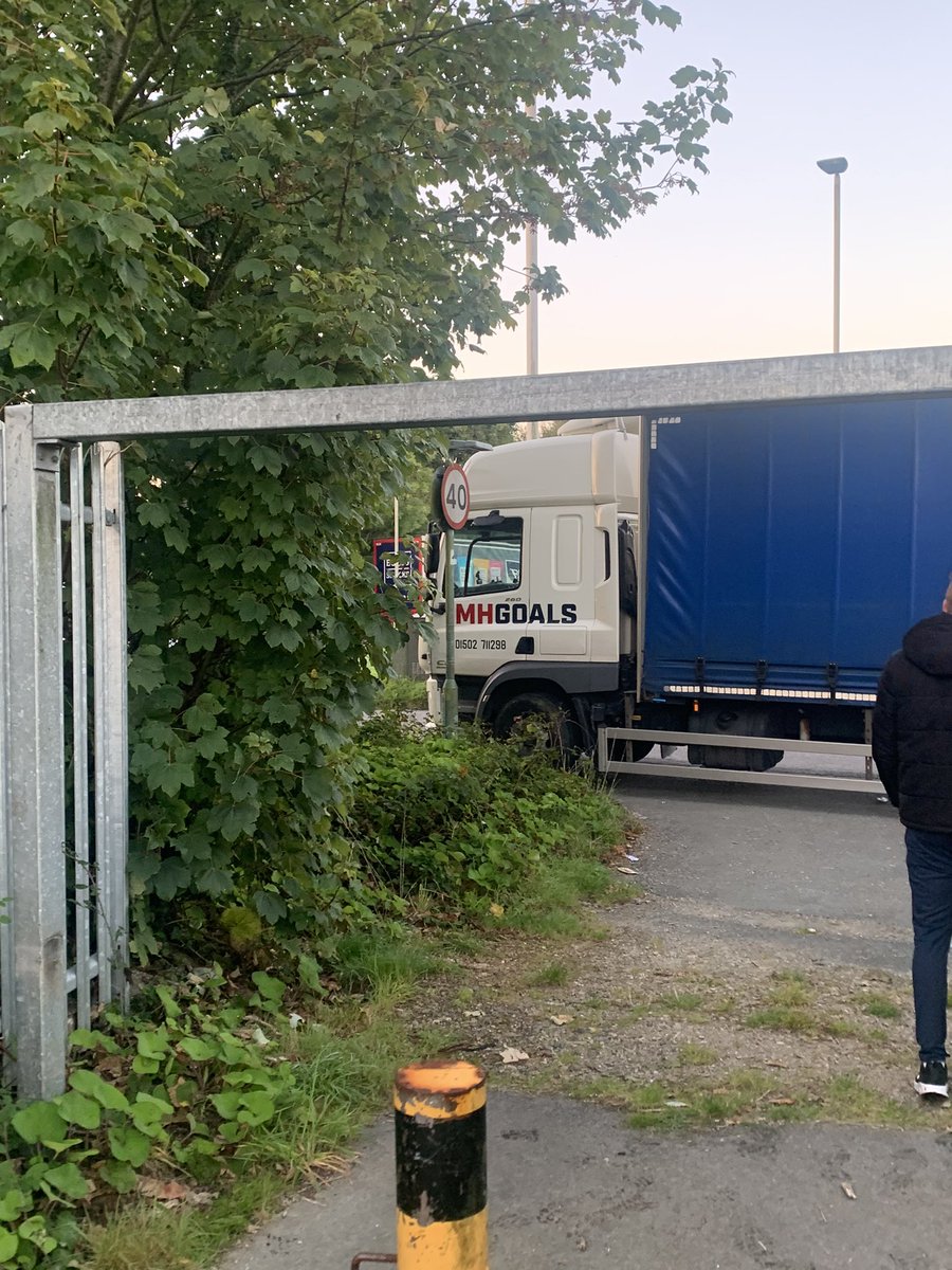 InterPlymYFC's tweet photo. It’s an early start at Roborough Playing Fields 👀
#UpTheInter https://t.co/EA5IdX8k6l
