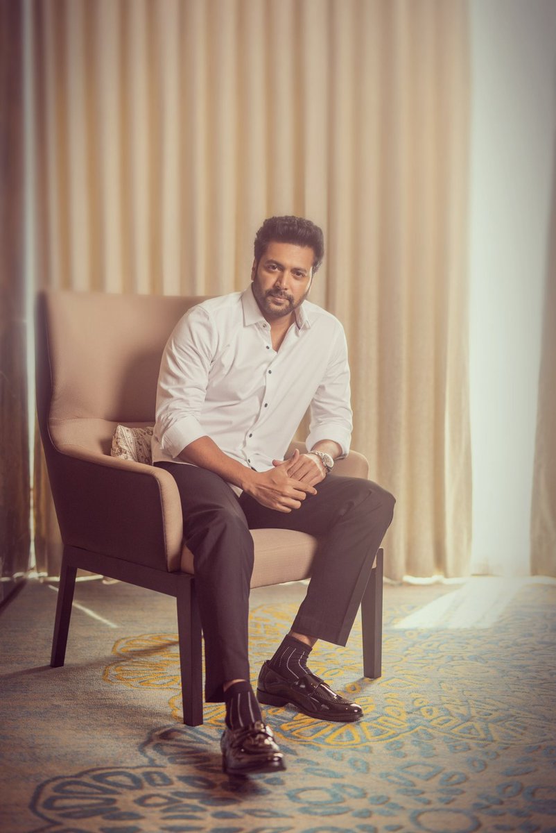 mathan14140's tweet photo. 👑 #PS1 Promotions 

Shirt: @rarerabbit_in
Footwear: @monkstoryofficial

Styled by @team___e
Style team : @ekalakhani @malinikarthikeyan @themisvanessa @nivedidha_koliyot @nupur_p @arzoonagraik

Photographed by @vasanthphotography

#PS1 #PonniyinSelvan #JayamRavi #Team https://t.co/c47aGfB3sl