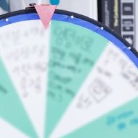 “엉덩이로” 너무 잘 보이는 거 아니에요?