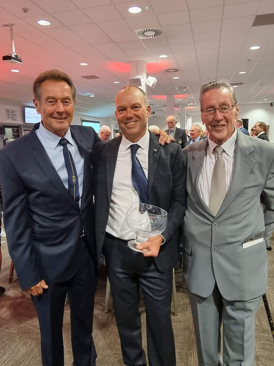 boobyweale's tweet photo. So this happened last night 😮  So honoured &amp; privileged to be inducted into the Welsh Sports Hall of Fame! Immensely proud to be included on the Roll of Honour alongside legends of Welsh Sport such as Lynn Davies, Sir Gareth Edwards and John Charles @WelshSportsHoF https://t.co/BCrgLc1eHl