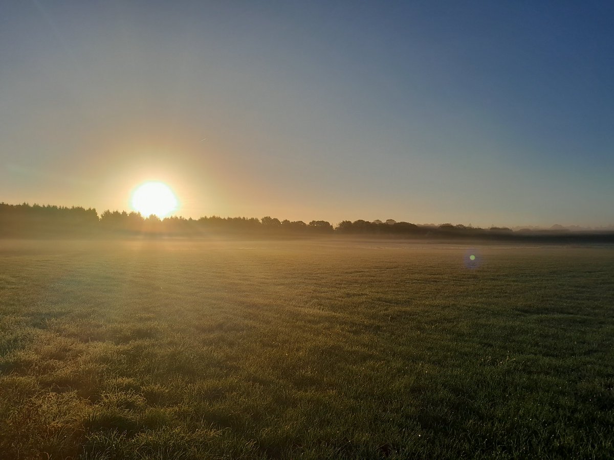 Vanmorgen een mooi begin van de dag waarop het Recreatieschap Drenthe de bestuursexcursie organiseert. Het belooft een mooie dag te worden @Recreatieschap #bestuursexcursie  #recreatie #beleven #Drenthe