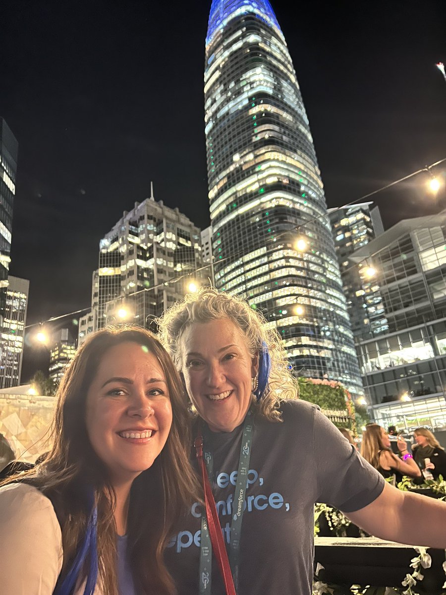 JensenAmira's tweet photo. Wow. Day 1 at #DF22 was more than I could ask for. Connecting with my peers, listening to the inspiration of Jennifer Hudson, and soaking in all that  @Dreamforce has to offer. I’ll need to sleep for a week post Dreamforce but it will be worth every sleepless moment. https://t.co/C8yXovgF7O