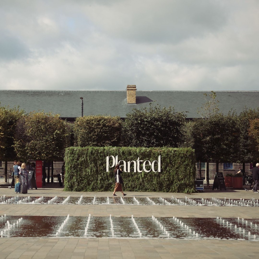 kingscrossN1C's tweet image. 🪴 Planted are returning to King&apos;s Cross on Friday 23 - Sunday 25 September with a six-part free talk programme and a stunning off-grid mobile cabin installation on Granary Square. l8r.it/ADV6