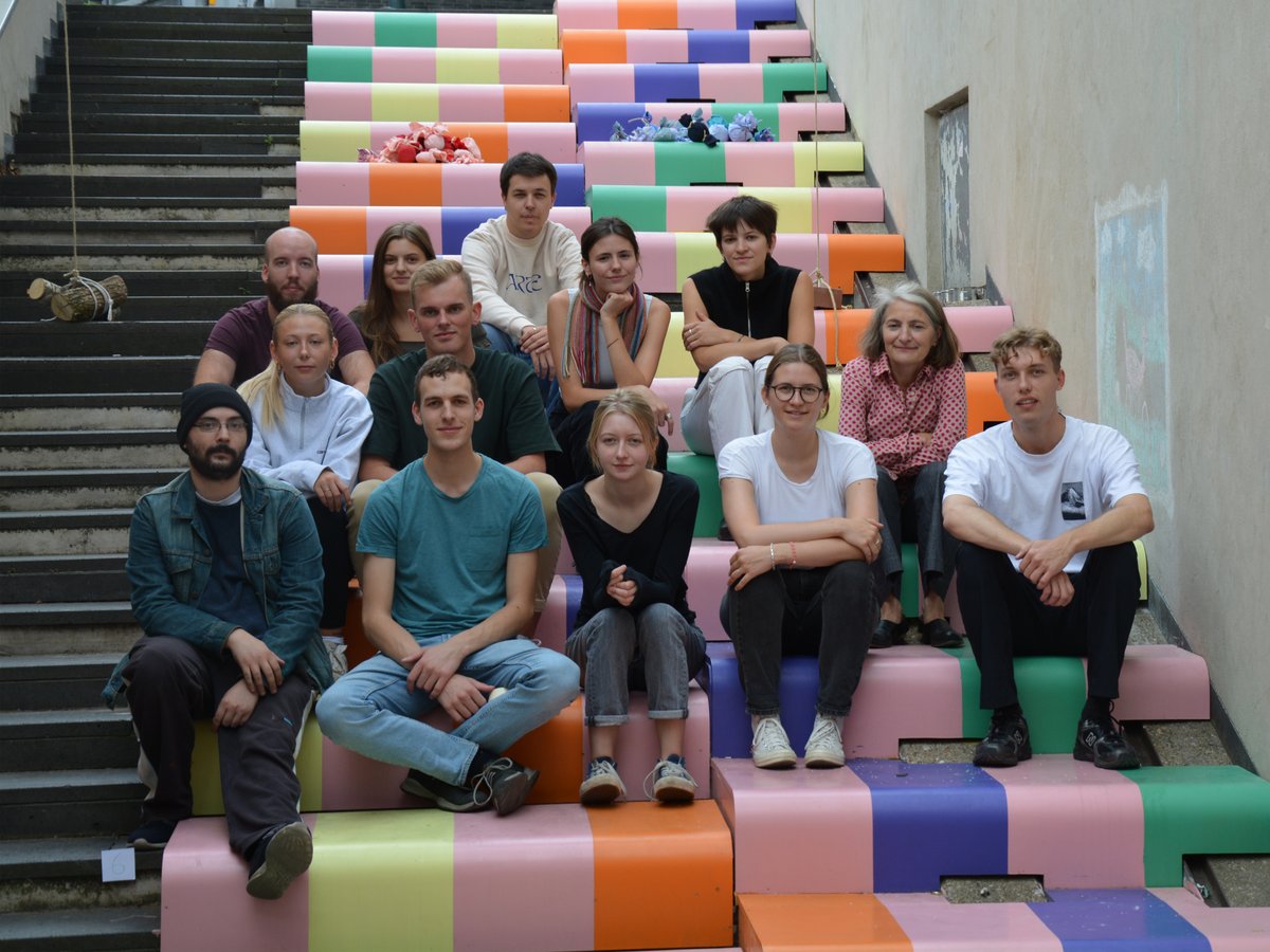 RWTH's tweet photo. #Studierende des #RWTH-Lehrstuhl f. Gebäudelehre haben aus der Unterführung am #Bushof eine Veranstaltungs-Location gemacht. 👍 Im "Stadtsaal" finden Flohmärkte, Sportturniere, Workshops, Partys u.v.m. statt. Und demnächst auch Mozartkonzerte 🎶😀:
➡️https://t.co/AwtLyDxF2G https://t.co/B0zJO39OHX