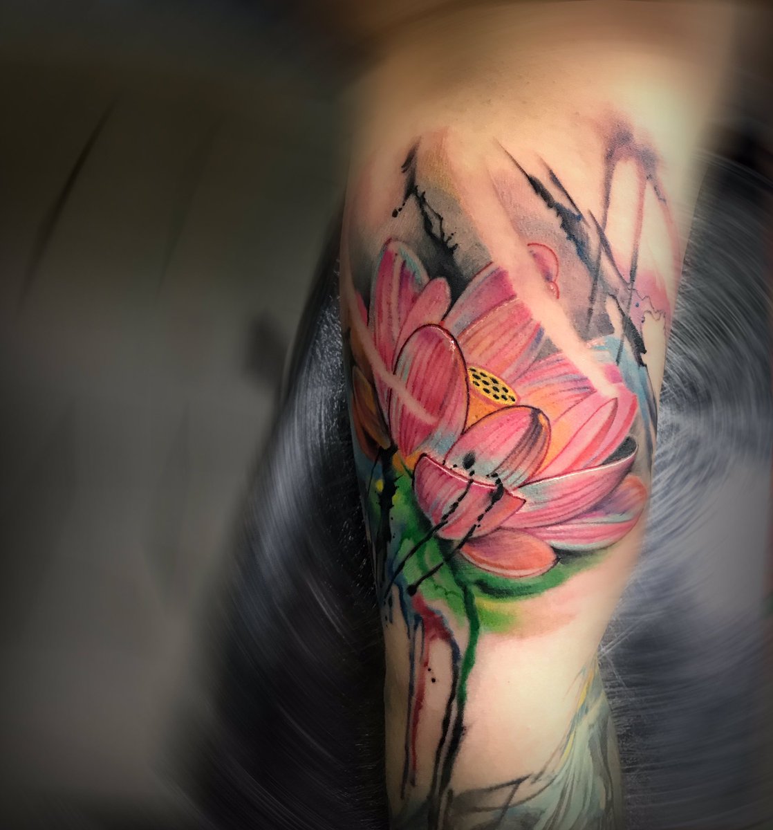 KatsuboMaks's tweet photo. The age of life of a lotus flower exceeds all human generations. It can reach more than a thousand years for a single plant. This clearly demonstrates the scale of the surrounding world and the moments of a person and what he managed to do on this planet. #nft #NFTCommunity #NFTs https://t.co/nR8GeLWmuO