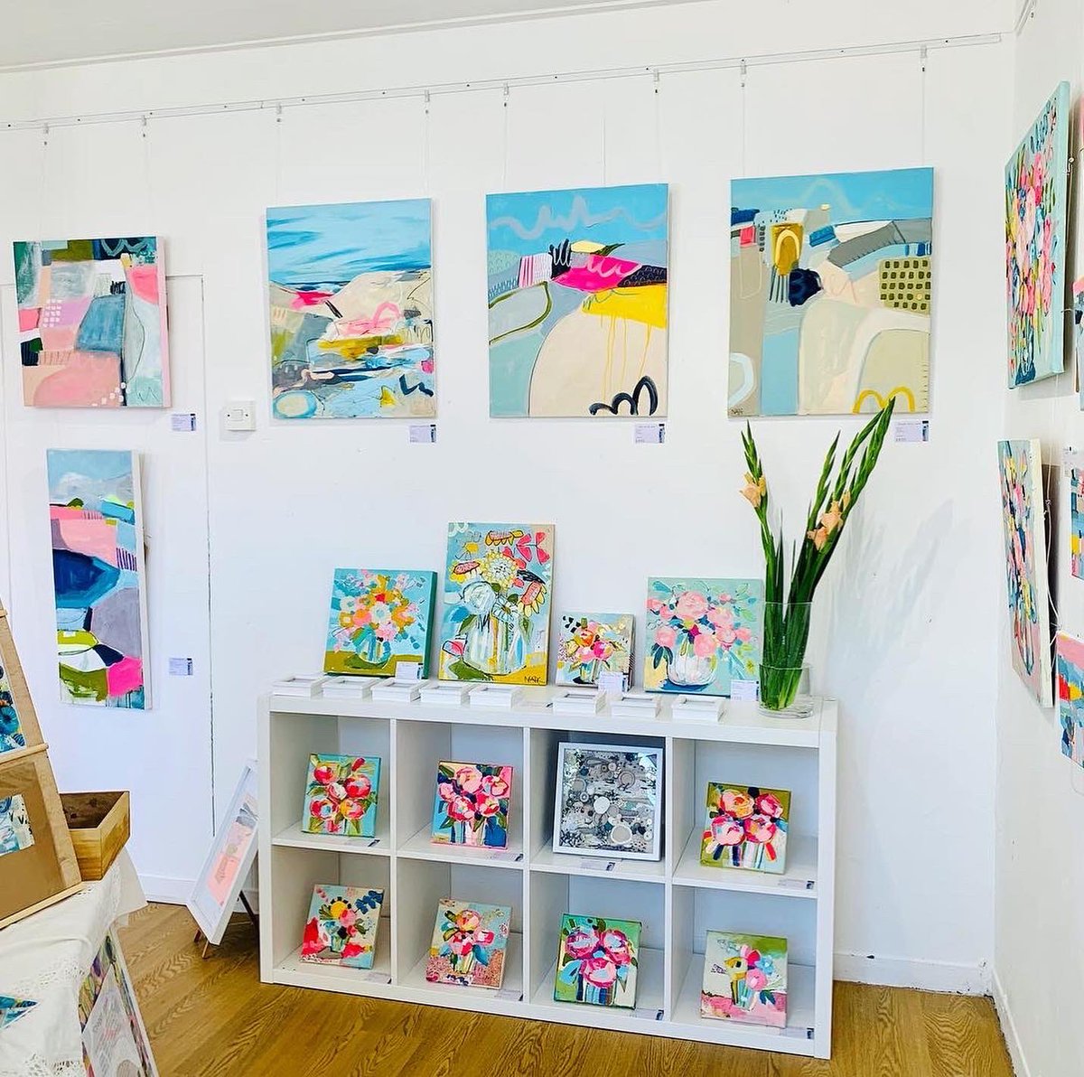 WhatNadeMade's tweet photo. Open today from 10am until 2.30pm ‘Wanderwild’ exhibition- ‘it’s like summertime!’ #letchworthartscene #localartscene #hertsarts https://t.co/fTJfNooa7E