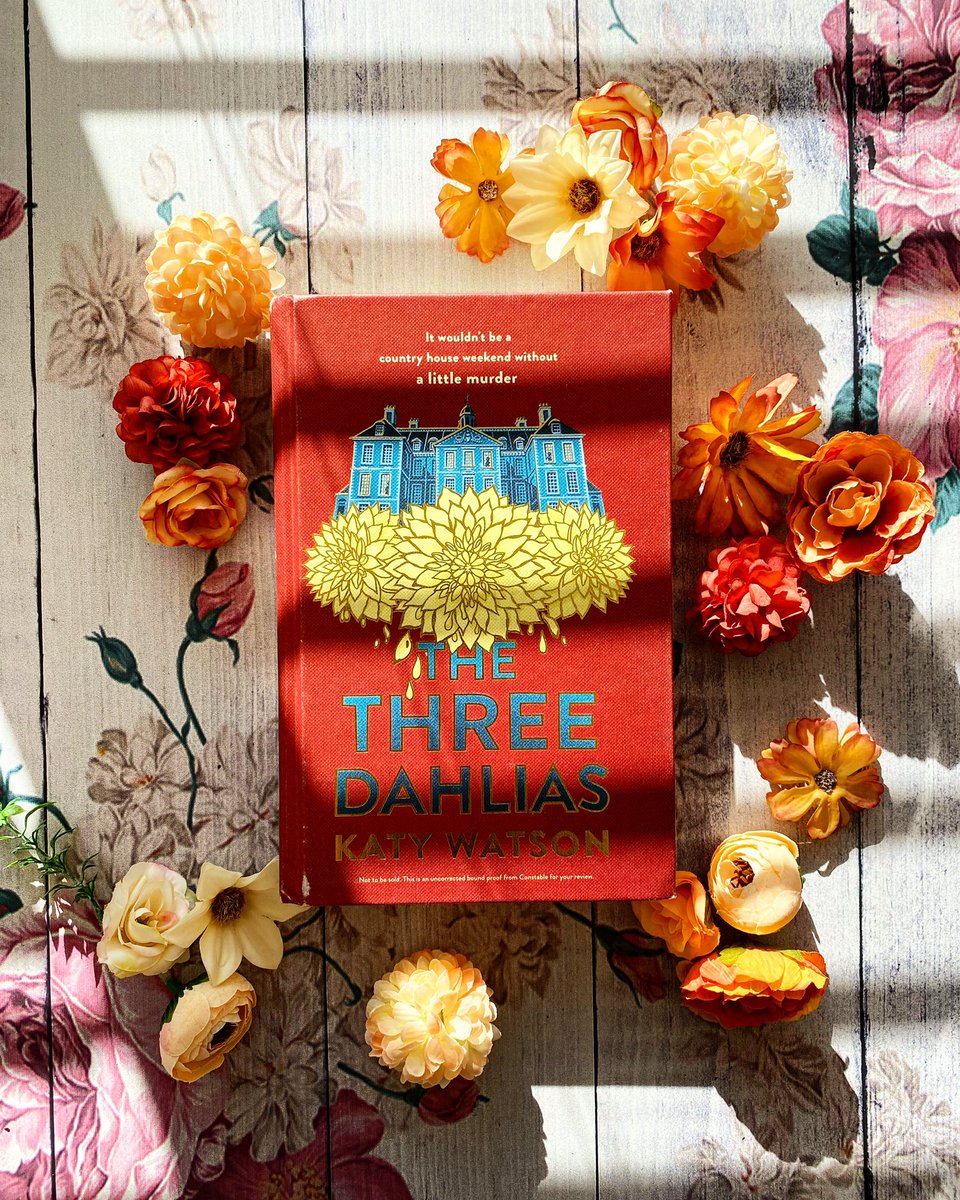 Fun and immersive murder mystery playing detective with the 3 Dahlias 🤗 

Full thoughts here: instagram.com/p/CivKi5nLW31/…

Perfect for fans of Agatha Christie, Richard Osman and Janice Hallett books where you enjoy a bit of sleuthing!

#TheThreeDahlias is out now!

#BookTwitter