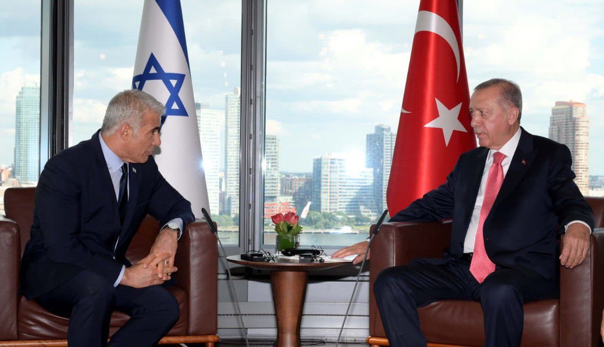 اول مرة منذ 2008 لقاء بين رئيس الوزراء @yairlapid والرئيس @rterdogan ar بنيويورك كما انه 1