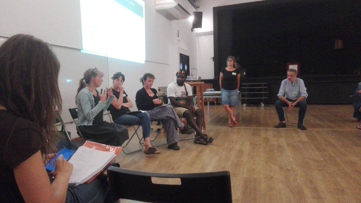 transitant_fP's tweet photo. Vam co-organitzar "habitatge, un procomú" amb @ResilienceEarth @Filalagullacoop @FundacionCepaim @suaracoop a @OlotNuriasocial amb la participació de @RacismeLloguers @lamasoveraorg @undos_arq @Masies_x_Viure @perviure entre altres.
Seguim🗓️ Dijous 22/9
https://t.co/2pA1b4VP18 https://t.co/o4xRtChE5H