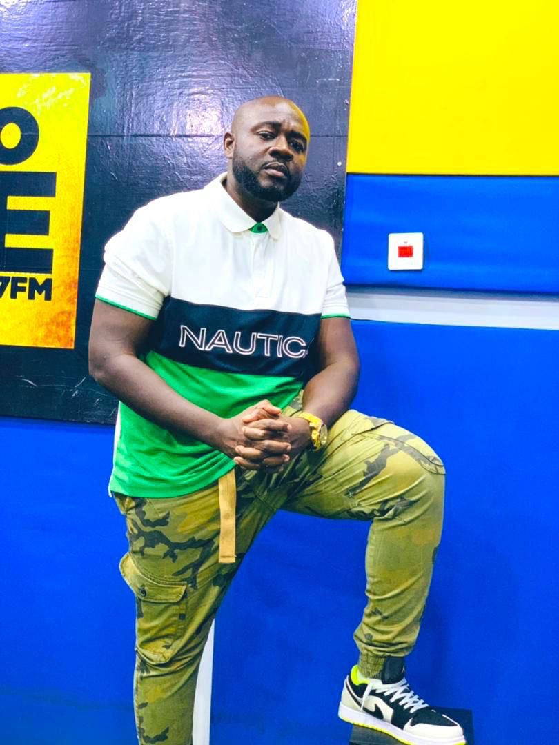 djsliming's tweet photo. #Supreme6 …. Join me and let me light up ur holiday on @ABNRadioOne 105.7 in Kumasi and @sankofaradio 98.9 in takoradi 🔥🔥🔥 https://t.co/Qc81GfiTmQ