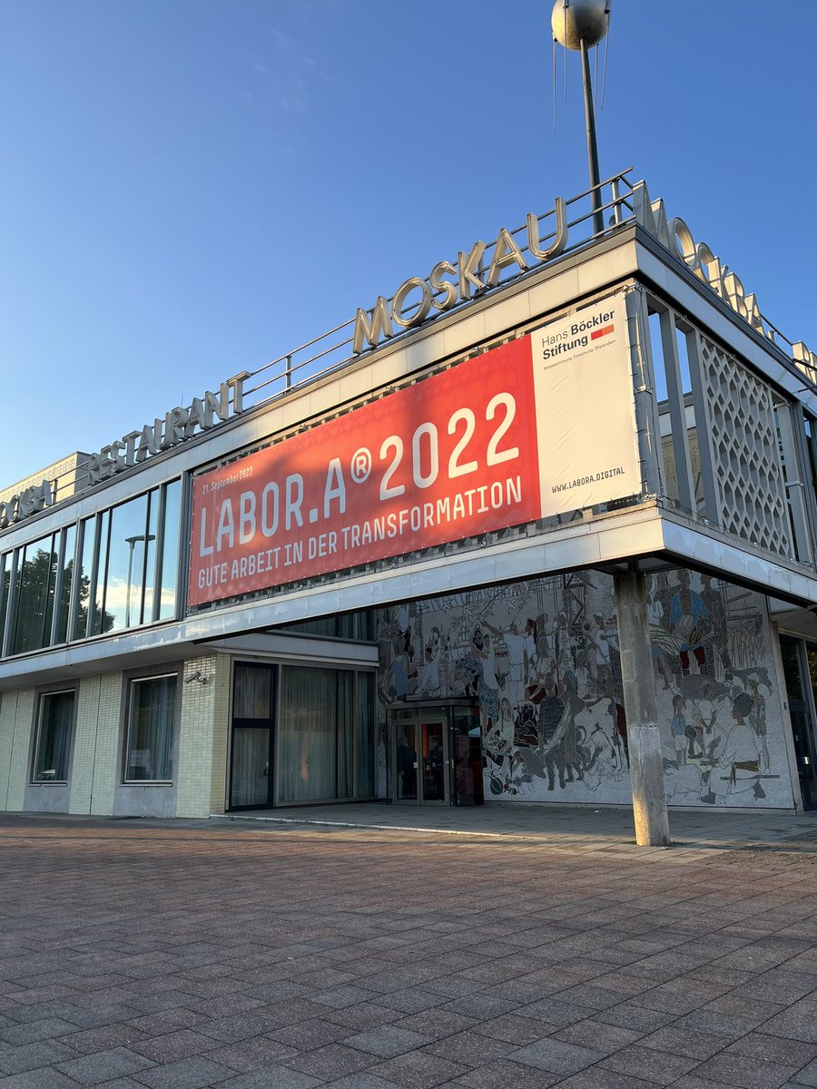 Arbeit_Zukunft's tweet photo. Guten Morgen aus dem Café Moskau! Wir freuen uns auf eine spannende #labora22 mit euch. Um 09:00 ⏰geht es los mit der Begrüßung von  Claudia @bogedan @boeckler_de und danach einer Keynote von @FahimiYasmin @dgb_news. Im livestream auf https://t.co/84nKOoTBFQ https://t.co/bHh5KfTkEI