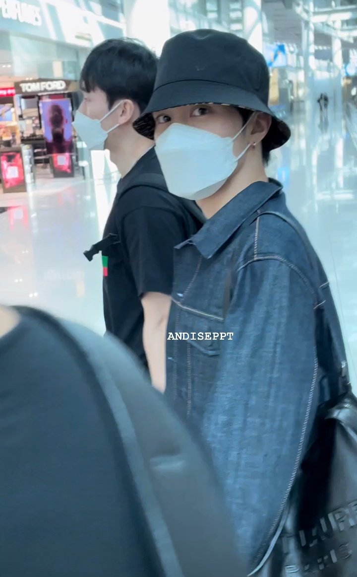 aeongmann's tweet photo. Wml bisa ktemu luuuu ya Heng😭😭 https://t.co/tM9L9NOjp9