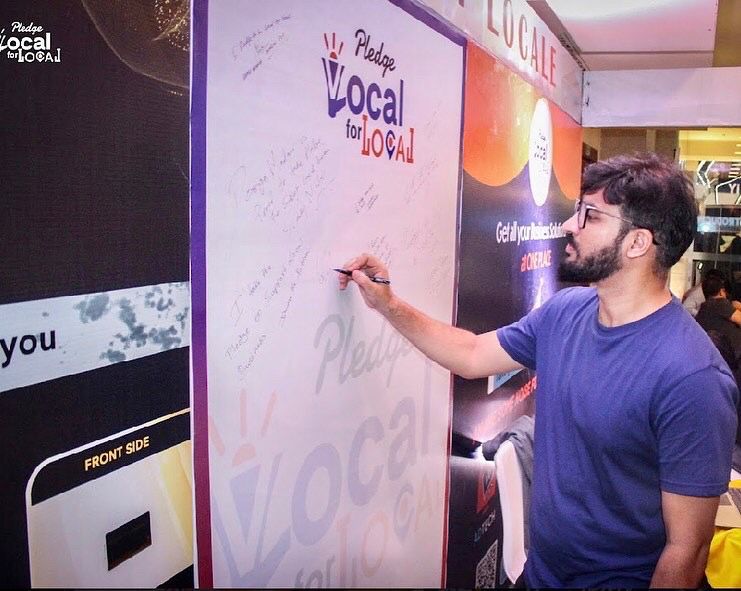 pledgev4l's tweet photo. Here are some glimpses of the Biggest Event (YiFi 2022) which happened in Eastern India in which Pledge Vocal for Local was the proud partner.
#pledgevocalforlocal #youngindian #entreprenuer #startup #westbengal #WBIDC #ICAI #easternindia #financialconclave #industries #business https://t.co/WsZKRZJwTR