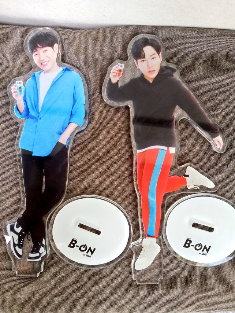 Malalyn702's tweet photo. ความน่ารักเดินทางมาถึงนุชแล้วววว 🥰
น่ารักชวิงๆ ❤️💙💛
ขอบคุณน้องยูด้วยนะคะ 😄🙏
#BeONxBewithPeckBewithYou
#ItsTimeToBeOn
#เป๊กผลิตโชค
#PeckPaLitChoke https://t.co/vWHV8lvq9Y