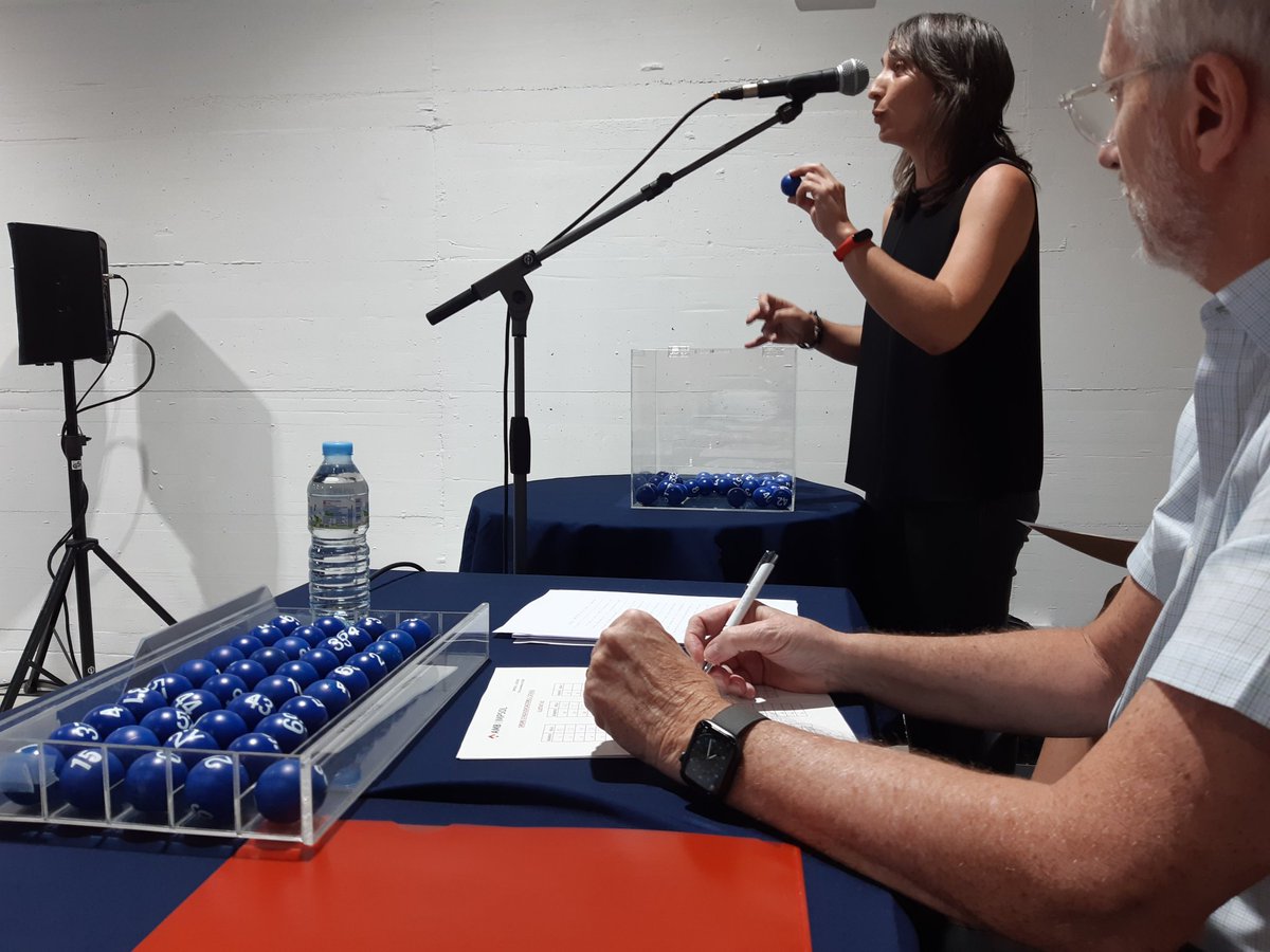 PSCSantJust's tweet photo. Ahir es va fer el sorteig per l'adjudicació de 30 pisos de #lloguer a #santjust de promoció pública al barri de #masllui i va a càrrec de #impsol #AMB. S'han prioritzat els joves, famílies monoparentals i persones amb discapacitat i salut mental
@joanbasaganyas @neoxpm #promunsa https://t.co/MSu6v428Y9