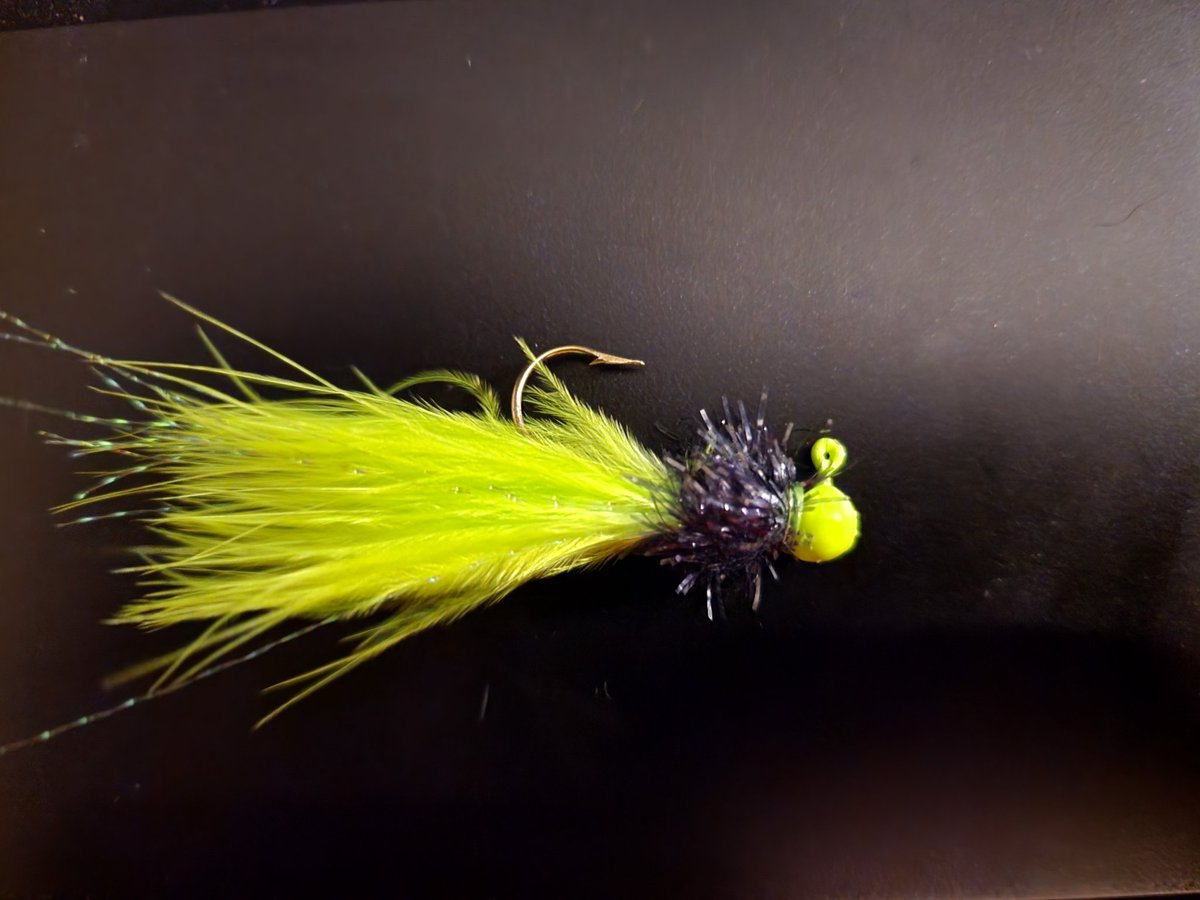 Difribulator19's tweet photo. The classic color combo of any panfish enthusiast 

#Customjigs 
#Panfish
#trout 
#Fishing https://t.co/2B62E9WSxv