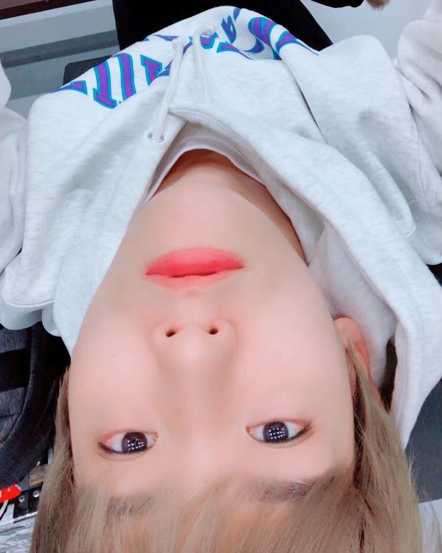 bharchived's tweet photo. [baekhyunee_exo] SELCA ONLY 📸🤳

2018 https://t.co/cHckaFWNN6