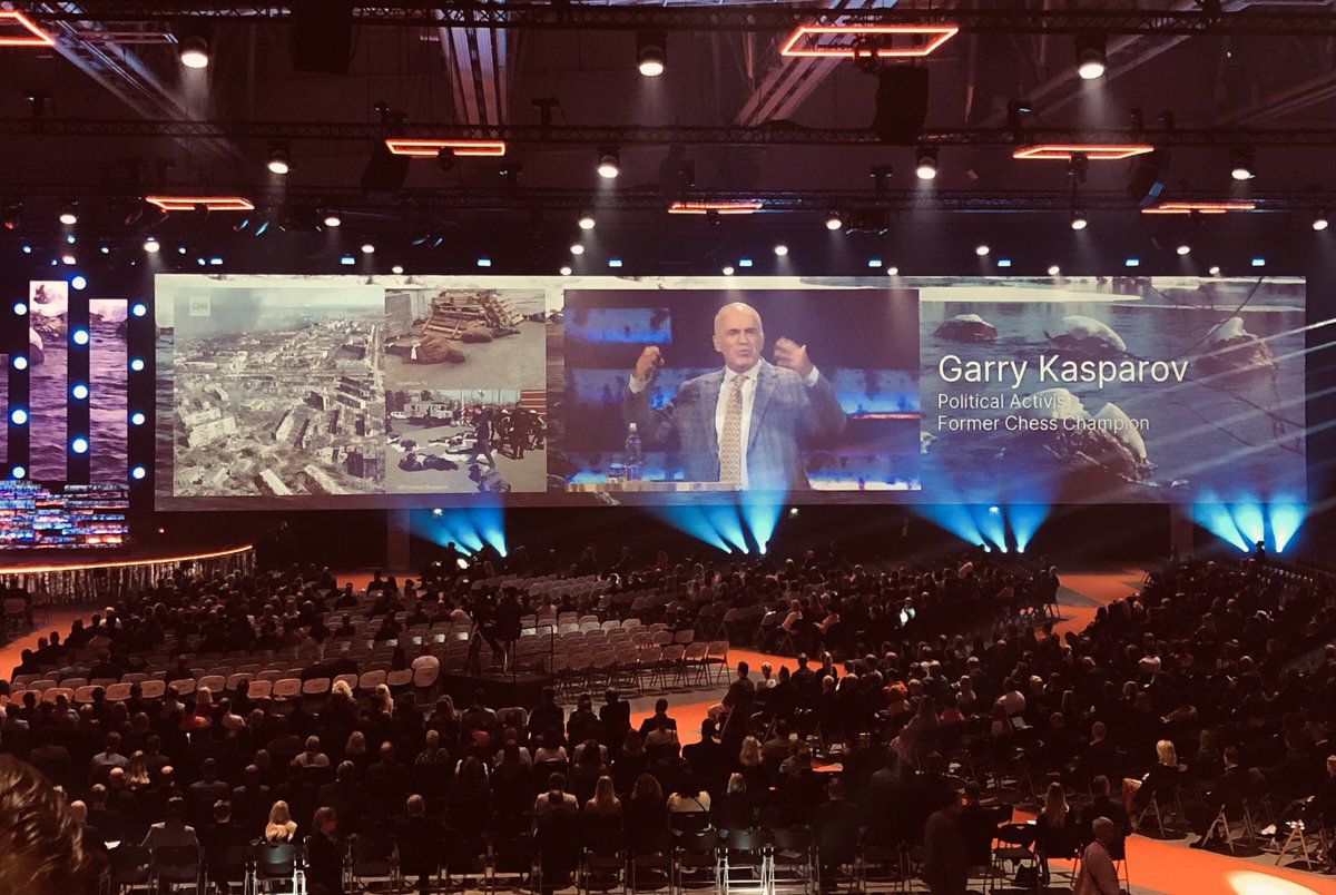 JohannaKukka's tweet photo. Astetta laadukkaampi yllätys aamuun: Garry Kasparov lavalle🔥 #nbforum2022 https://t.co/2X7ja9kpWW