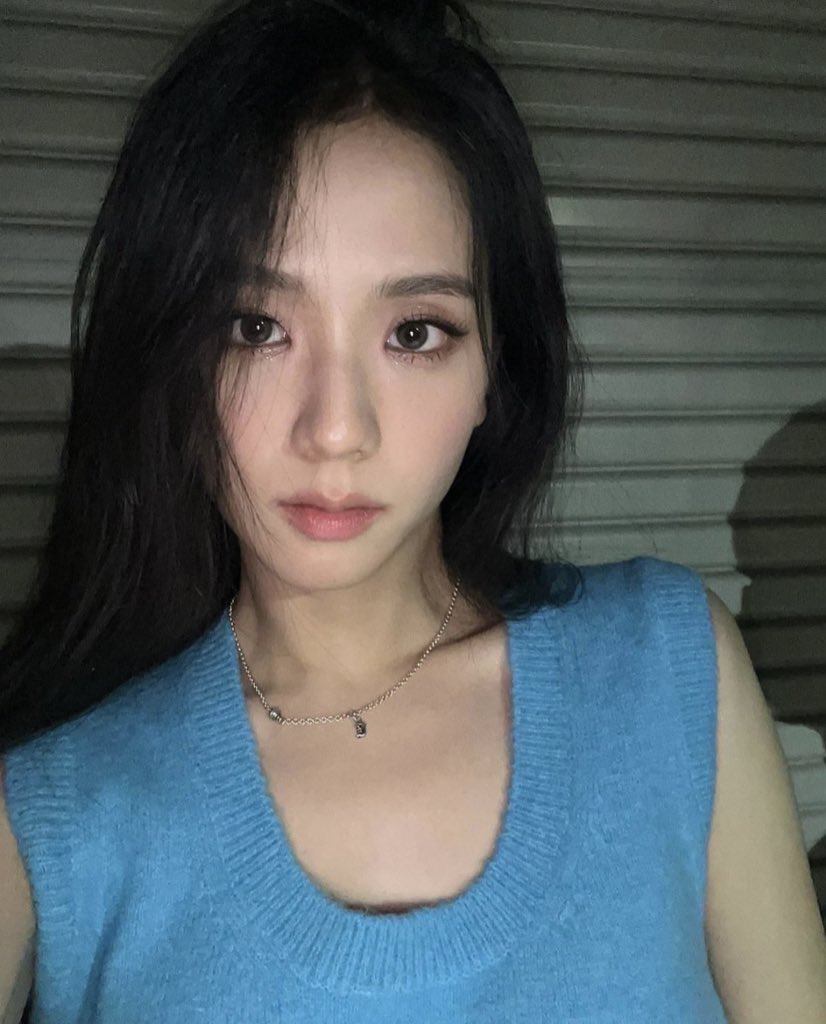 jisoogaIIery's tweet photo. she is UNREAL https://t.co/r7KScGSqOg