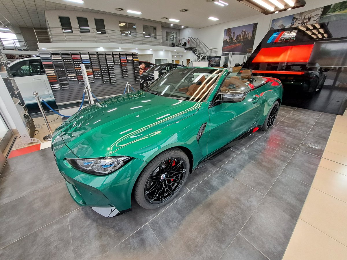 Karaboss_'s tweet photo. The BMW ///M4 Competition Convertible in the Individual Isle of Man Grün Metallic. Yes Please 😍🔥
#bmwm4 #BMWmotorsport #BMWmfestSA22  @BMW_SA @BMWMotorsport @BMW https://t.co/qX7foegiQ1