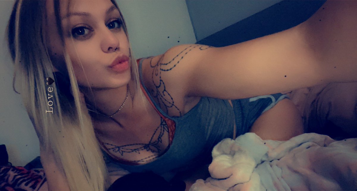 Cmichelle66's tweet photo. Come check out my page, I might even give you 25% - 30% off if you privately message me ☺️ #petitewomen #petiteslut #petitechicks #petitebody #petite #OnlyFansSA #onlyfanspromo #onlyfanspetite #onlyfansgirl #onlyfansFree #onlyfansbabe #onlyfans #onlyfan https://t.co/ZMP2C3H7fq