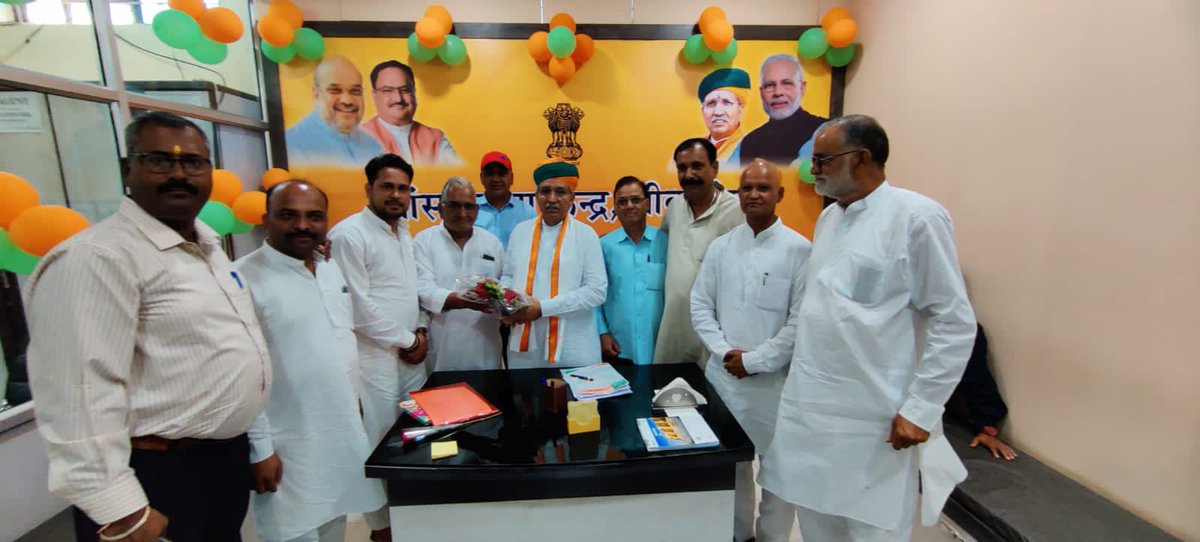 arjunrammeghwal's tweet image. बीकानेर प्रवास : आज प्रातः काल सांसद सेवा केंद्र में जनसुनवाई करके जनसमस्याओं के समाधान हेतु आवश्यक दिशा निर्देश दिए। #constituencyupdate