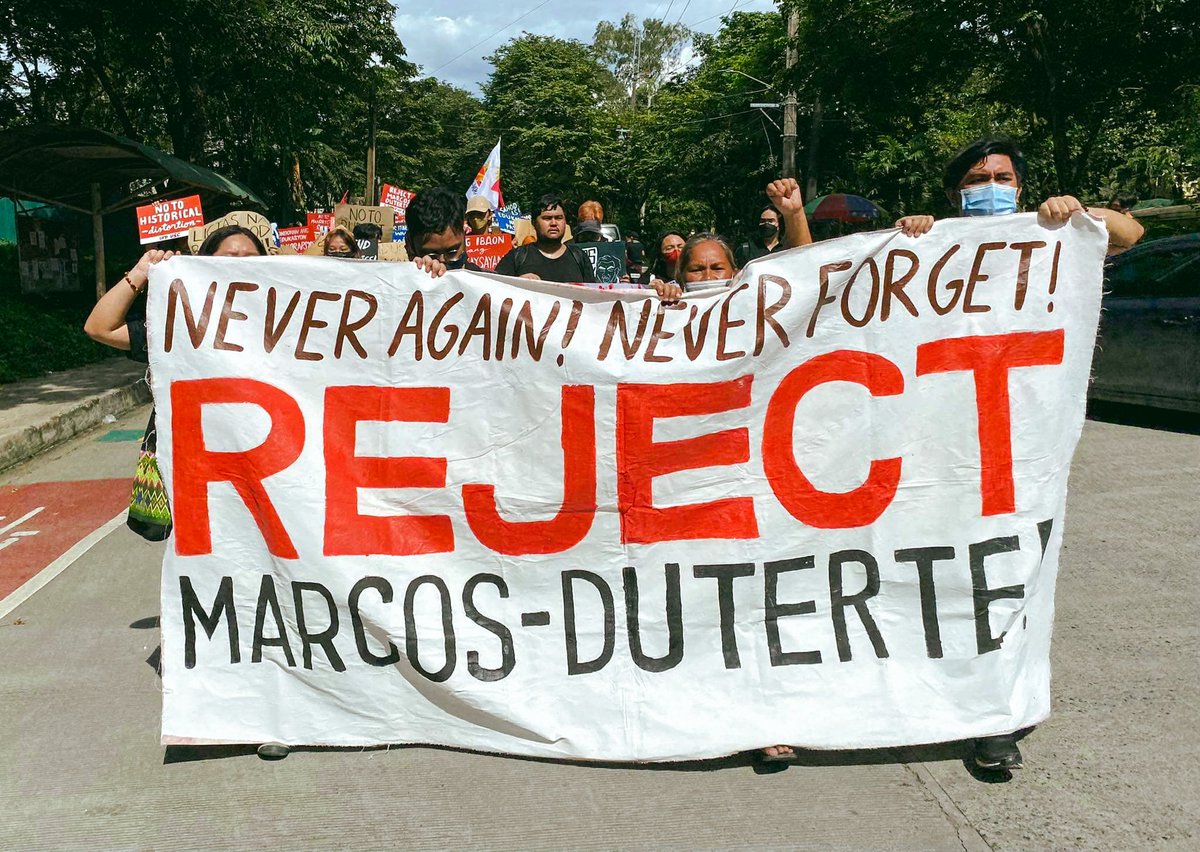 R4E_CSSP's tweet photo. NEVER AGAIN, NEVER FORGET!

Matagumpay na nagkasa ng isang maikling programa ang mga Konsensya ng Bayan sa Bulwagang Palma ngayong hapon bilang komemorasyon sa ika-50 taon ng deklarasyon ng Martial Law. 

#ML50
#NeverAgain
#NeverForget https://t.co/mJoMoaXqgg
