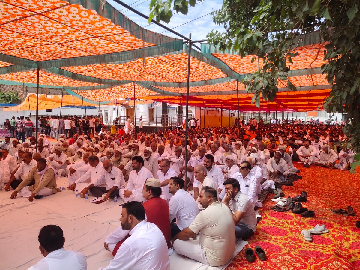 Veergurjarsena1's tweet photo. *हिमाचल प्रदेश गुर्जर महापंचायत / महारैली* में शिरकत करने वाले समस्त गुर्जरों को सैल्यूट है जिन्होंने अपना की��ती समय निकाल अपने समाज के लिए आगे आए 🚩🚩🚩

*गुर्जर एकता जिंदाबाद* 🚩 https://t.co/qwIdMQc8Bk