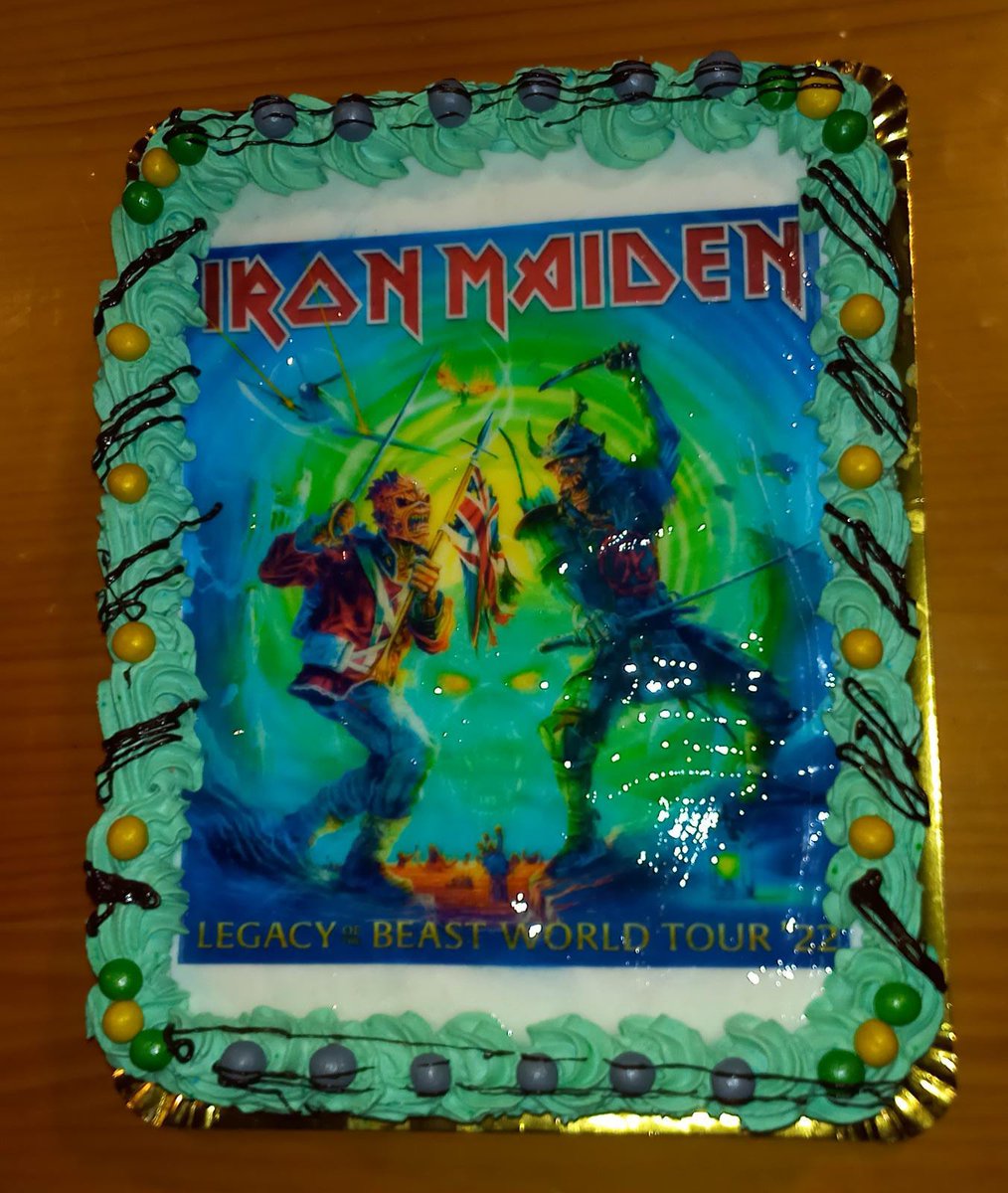 Mi tarta de cumple,,😎🤘🤘🤘