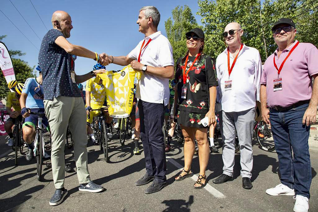 🗞️ <a href="/ciclismogonzale/">ciclismogonzalez.es</a>. 
📰 "Con respecto al recorrido para 2023 de la Vuelta a Toledo Imperial, creo que la crono por equipos ha gustado y seguirá; también habrá etapas de montaña, y por qué no meter alguna etapa para velocistas o con mucho pavés": metavolante.es/entrevista-a-g….