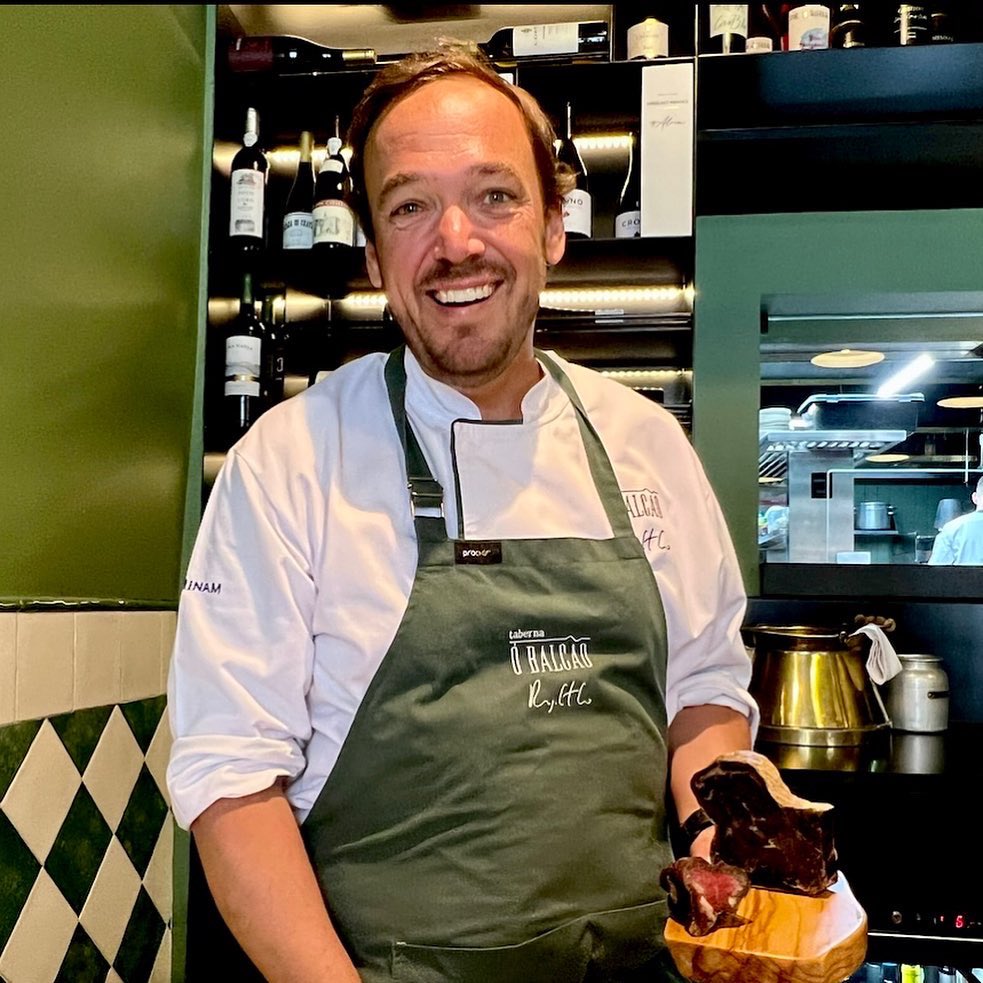 JCCapel's tweet photo. ¿Por qué rehusamos en nuestras cocinas los pescados de río? Suculentas recetas del cocinero #rodrigocastelo en su acogedora y desenfadada #tabernaobalcao no lejos de Lisboa. La despensa olvidada. Alta cocina de río. Merece el viaje. 45-60€ https://t.co/CXXxWeHGV6 https://t.co/gQLPeJdFuG