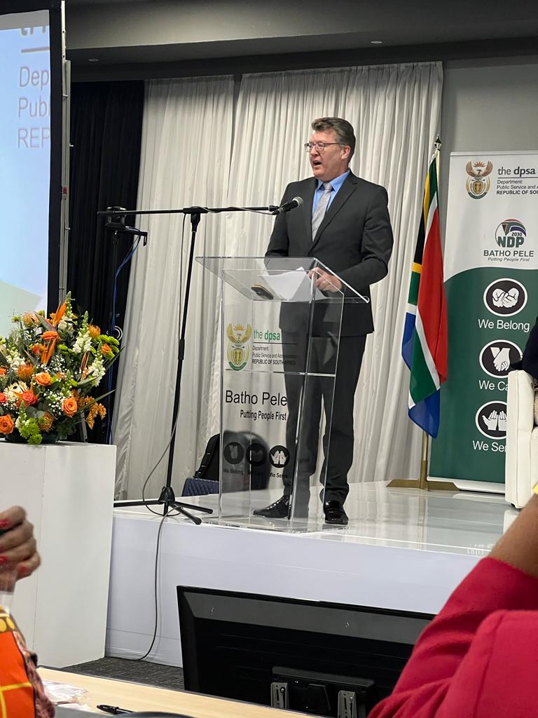 thedpsa's tweet photo. In attendance is the Malawian govt delegation led by Minister Joyce Chitsulo, DPSA Director-General, @Yoliswamakhasi, Head of the Ethics Institute, Prof. Deon Rossouw and TAU's Dr Salomon Hoogenraad-Vermaak. #EthicsWeek #PublicSerrviceMonth2022 @GovernmentZA @thensgZA @GCISMedia https://t.co/07nNrLMgxh