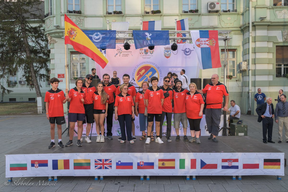elmasnou_cat's tweet photo. 🛩️ Felicitats al Club d'Aeromodelisme Barcelona (amb seu a #ElMasnou) pels grans resultats de la selecció espanyola al Campionat d'Europa d'Aeromodelisme (Sèrbia, 16-25 agost)

🏅1 medalla d'or, 1 de plata i 2 de bronze

🔝2 medallistes del Masnou: Martí Roig i Joana de Mariano👏 https://t.co/0iGOaJ5EXO