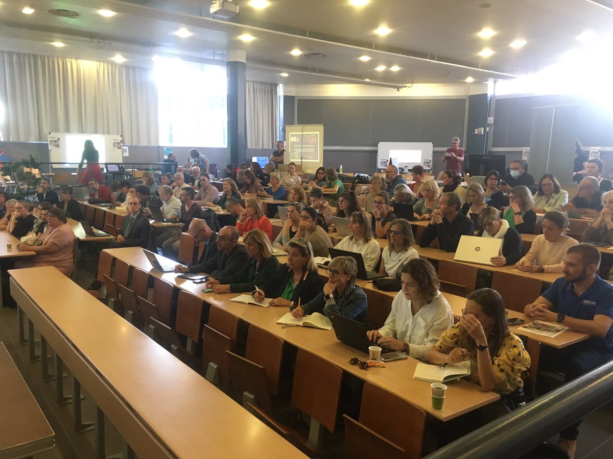 educnum31's tweet photo. Ouverture de la journée du numérique par le DASEN https://t.co/m5aeXBvr7t