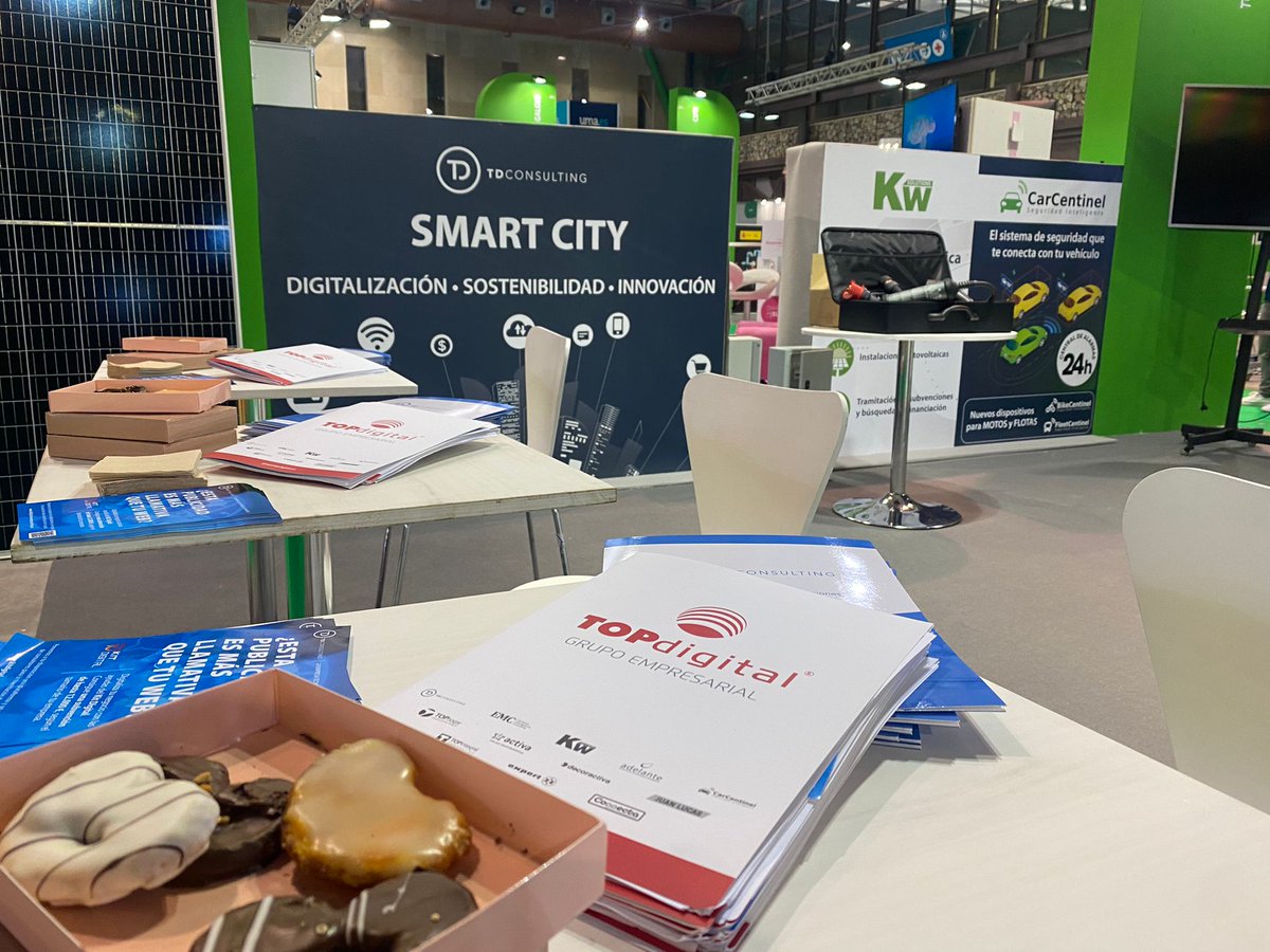 topdigital's tweet photo. Primera jornada de trabajo en @forogreencities  con nuestras empresas @TDconsultingEs, @solutions_kw y @CarCentinel_DSI . Durante el día de hoy y mañana hablaremos en @Fycma sobre #digitalización #sostenibilidad #smartcities #movilidad y mucho más. https://t.co/ZS88aB5Dr0