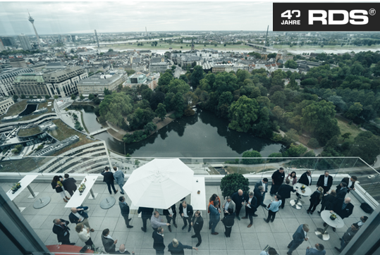 RDS_GmbH's tweet photo. Mit einem tollen Event über den Dächern Düsseldorfs haben wir unser 40-jähriges Jubiläum gefeiert und bedanken uns herzlich bei unseren Kunden, dass sie uns an diesem besonderen Abend begleitet haben. https://t.co/9QgTwmSQ7z