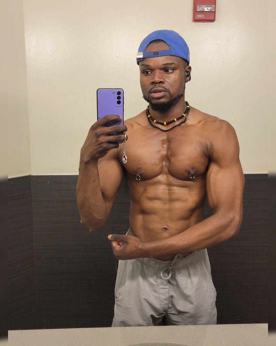 MynamesEddie's tweet photo. Definition Counts 🦾😈 https://t.co/6j9rE76Gdt