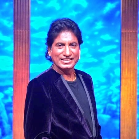 itzshivvu_23's tweet photo. 🕉️Rest In Peace one of the great comedian Raju Shrivastav.
Om shanti.
#rajushrivastav
#riprajusrivastava #riprajusrivastav https://t.co/rKvwo1TF2o