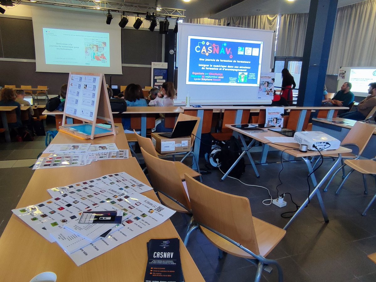 casnav_toulouse's tweet photo. 💻 C'est parti pour la journée du numérique pour les formateurs organisé par @educnum31 @DSDEN31.
Avec @DaneTlse @canope_31
Ouverture @dasen_sieye.
Le stand casnav est prêt ! Ateliers autour du lexique, a l'oral , avec QR codes et outils de traduction élèves/familles https://t.co/gbOVs6Z45n