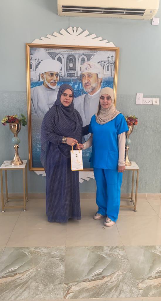 EduGovMct1332's tweet photo. نظم مركز الحاجر الصحي بالتعاون مع ممرضه الصحة المدرسية ورشة عمل الإسعافات الاولية والانعاش القلبي ضمن مشروع "وقاية" الذي ينفذه المركز الصحي تحت عنوان "بيتي آمن"مع الممرضة سماح العريمي عضوة في الجمعية العمانية لطب القلب حضر الورشة عدد من الامهات والمعلمات والطالبات #تعليمية_مسقط https://t.co/tpoo5PBibs