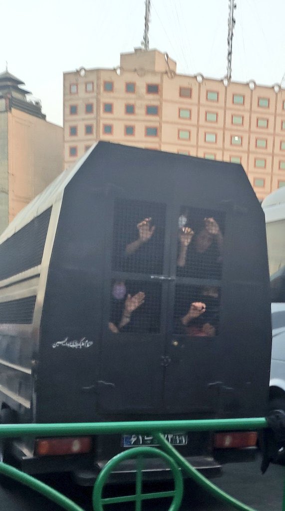 jimin_legend's tweet photo. This is what you get instead of freedom. Be United &amp; spread what’s happening on the streets of Iran to everyone. Please SUPPORT &amp; SHARE 🌱🖤
#Mahsa_Amini #مهسا_امینی https://t.co/oVs7YFwKkn