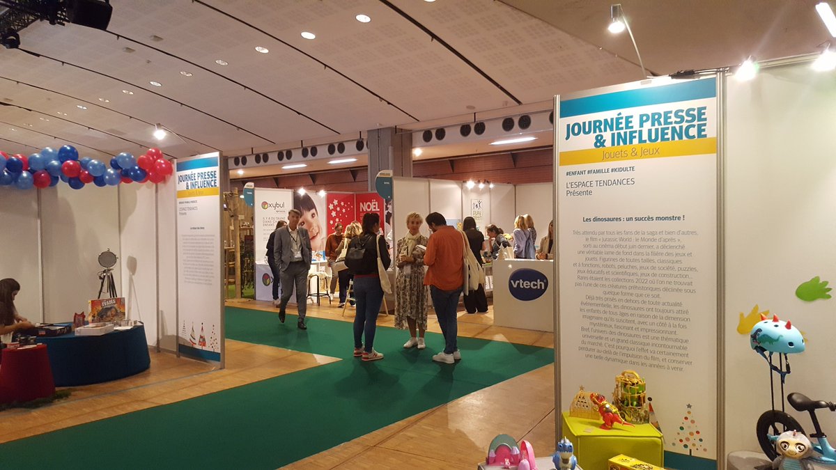 LSAconsommation's tweet photo. C'est parti pour la Journée Presse &amp; Influence Jouets et Jeux au Carrousel du Louvre : 45 exposants, 300 journalistes et influenceurs attendus... et il y a même Spider-Man ! https://t.co/TFHSIFXPEu