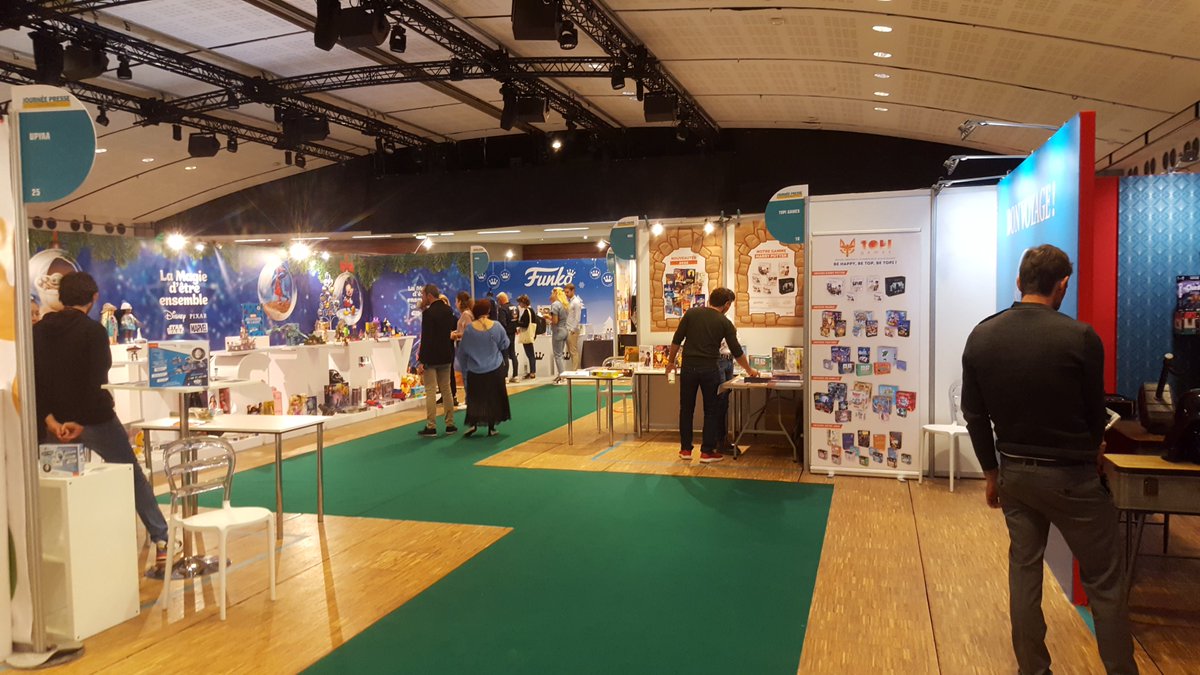 LSAconsommation's tweet photo. C'est parti pour la Journée Presse &amp; Influence Jouets et Jeux au Carrousel du Louvre : 45 exposants, 300 journalistes et influenceurs attendus... et il y a même Spider-Man ! https://t.co/TFHSIFXPEu