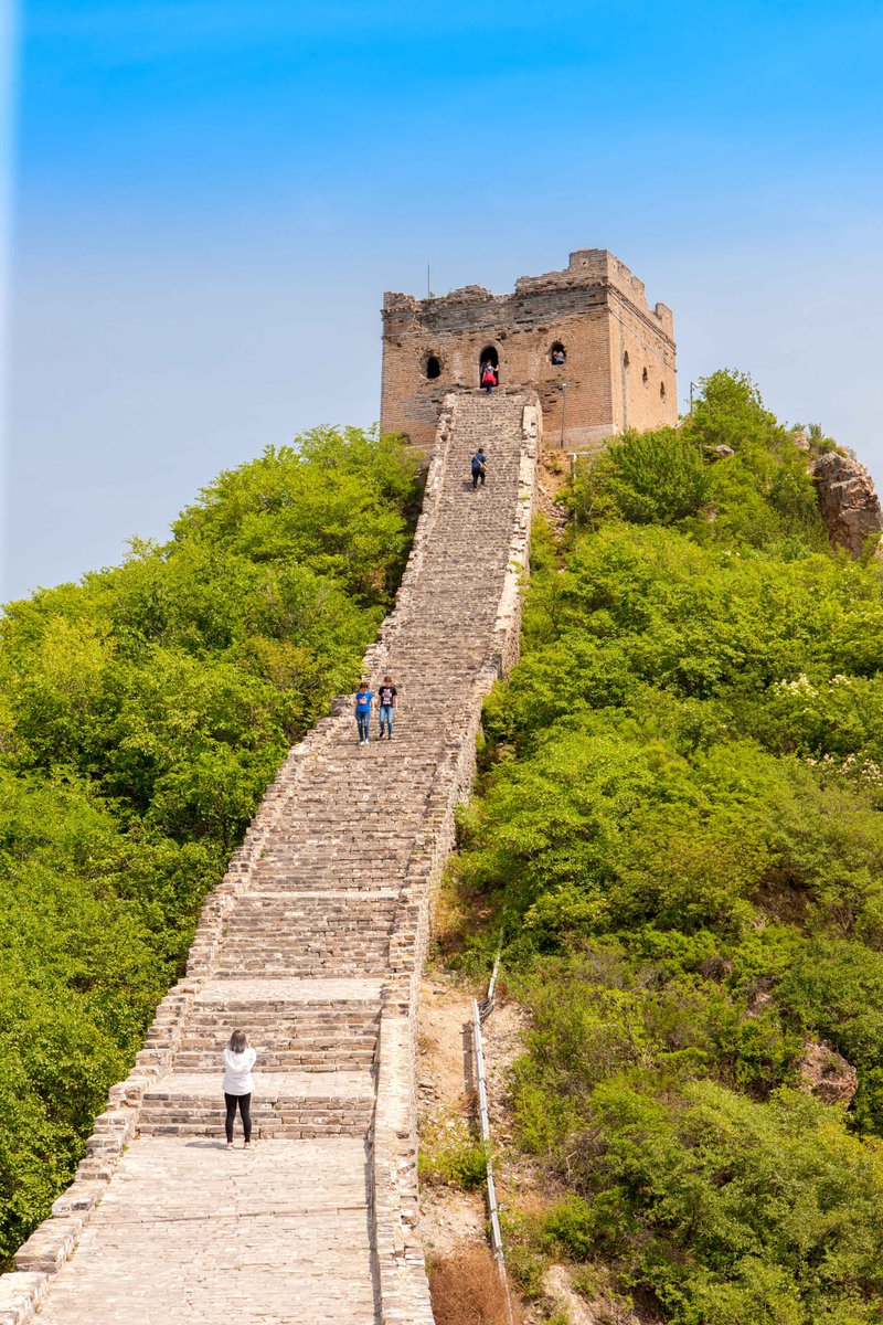 StoryOfBeijing's tweet photo. The 400-kilometre-long #GreatWall in #Beijing has eight national-level sections, including the #Badaling, #Juyongguan, #Mutianyu and #Simatai sections. Among them, the Jiankou section stands out for its construction on precipitous mountains. https://t.co/TQxL3S0od4
