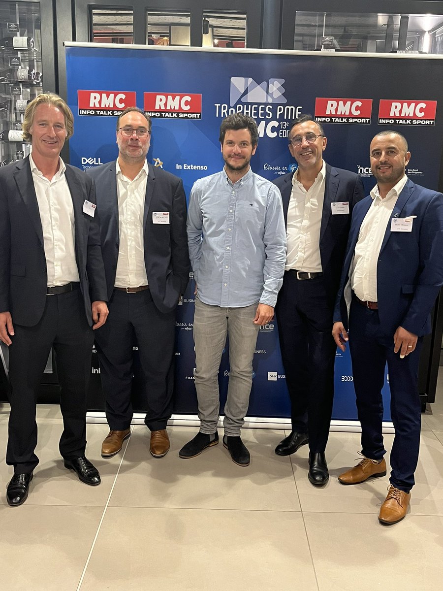 SJourdain31's tweet photo. Franck TAGARIELLO directeur régional S.O. de @SFR_Business,partenaire des @TropheesPmeRMC a remis le trophée PME de l’année région Sud Ouest à #sodeck, entreprise née en 2014 spécialisée dans la création mobilier bois haut de gamme. Félicitation #sodeck 👏🏆🥇 https://t.co/sPS5GXtxBr
