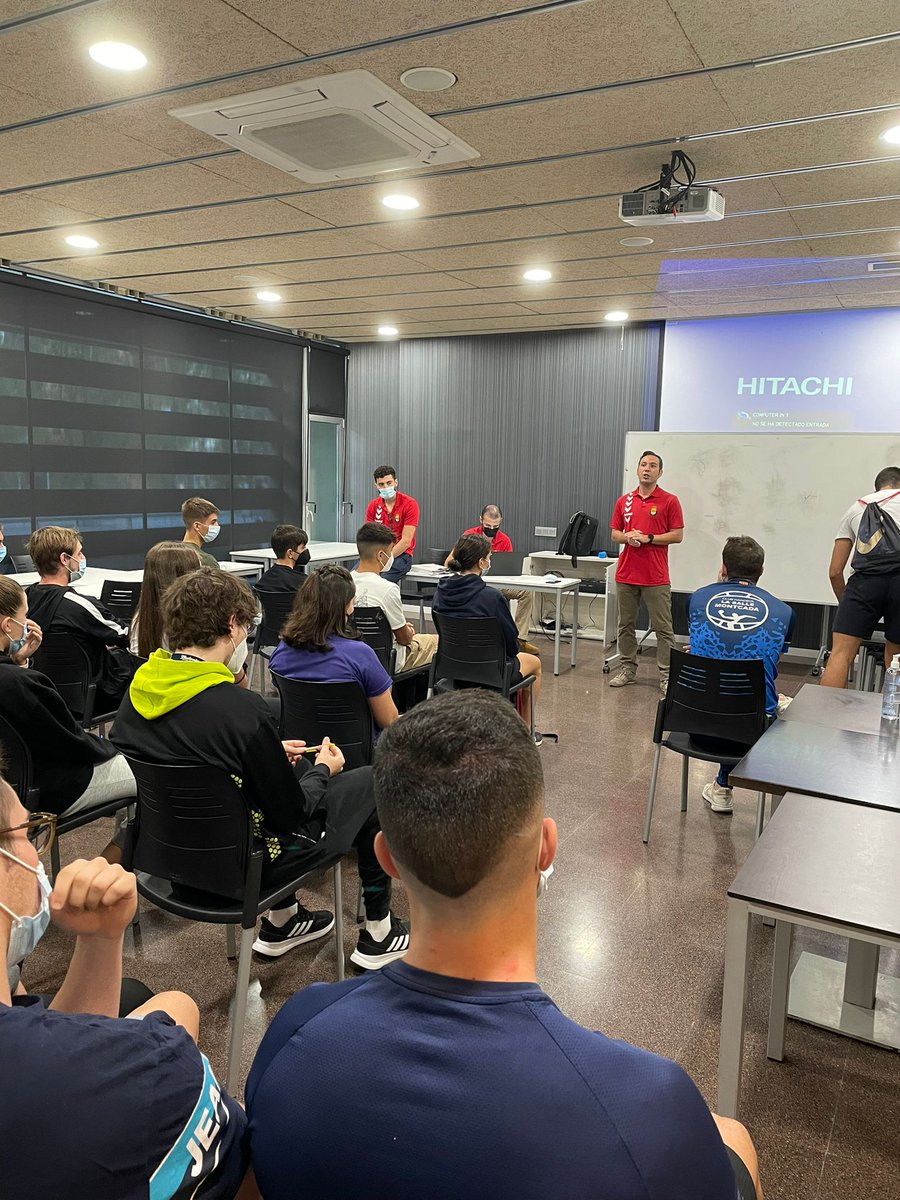 FCHArbitres's tweet image. 👏Fantàstica acollida del Curs d'Àrbitre amb un total de 96 inscripcions!

🙌Moltes gràcies als clubs per la vostra col·laboració.

💪Som-hi!

#HandbolCatalà