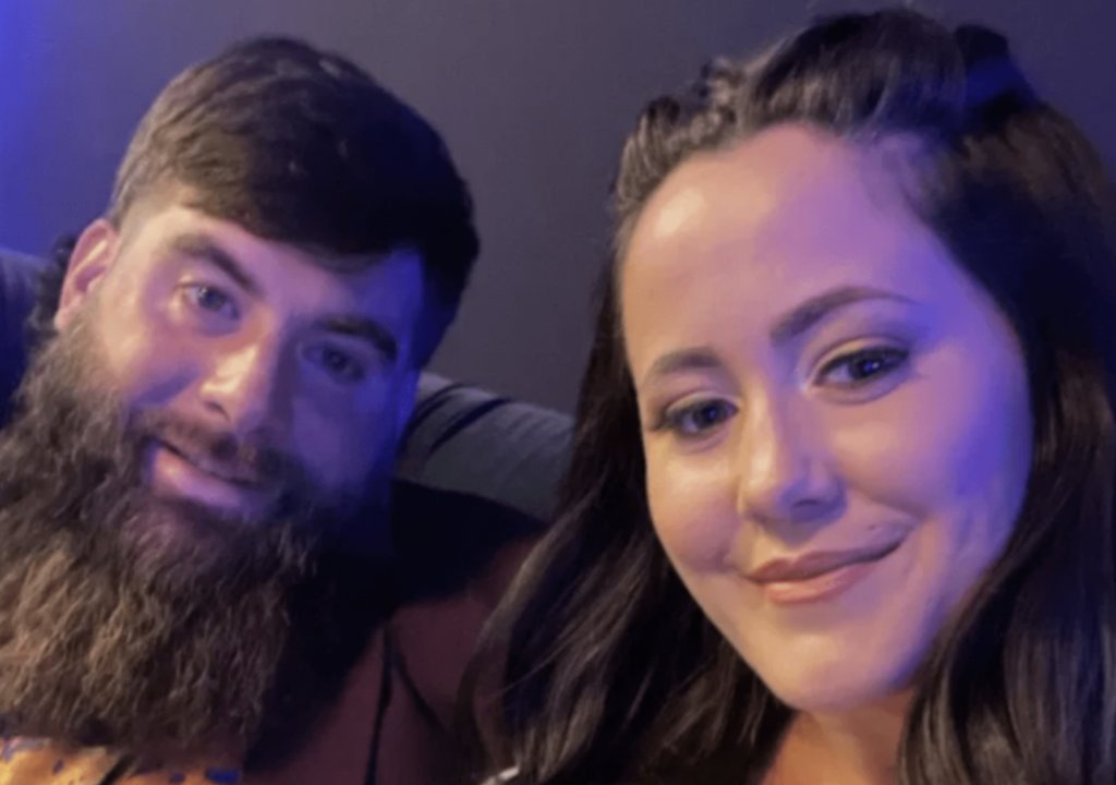 ~Jenelle Evans: I’m Getting Rich on OnlyFans! I Don’t Need MTV’s Money!~
https://t.co/Lo2fFNFPGL
Earlier this month, Jenelle Evans appeared on MTV for the first time since the network fired her back in 2019.
Jenelle made a brief cameo appearance at a party thrown by Bria... https://t.co/gGEc1BiJAL